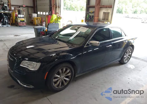 2017 Chrysler 300 300C z USA, uszkodzony, nr VIN 2C3CCAKGXHH571267